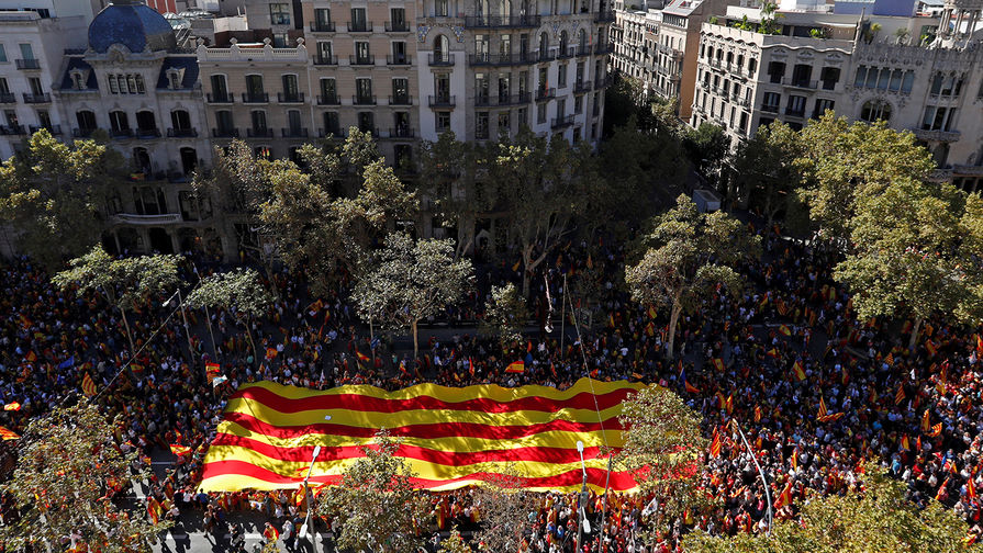 Массовая акция против независимости Каталонии прошла в&nbsp;Барселоне, 29&nbsp;октября 2017
