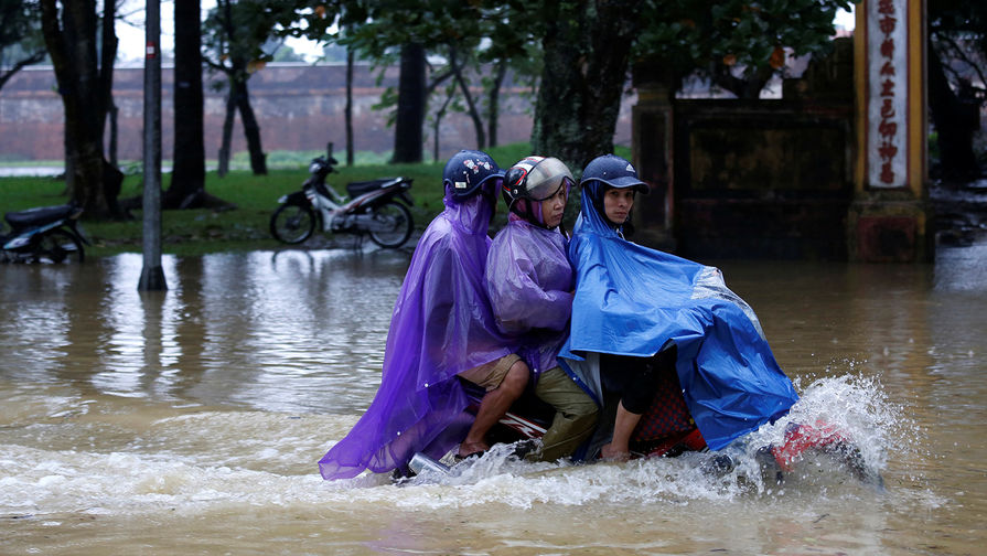 Последствия тайфуна во Вьетнамском Хюэ, 5 ноября 2017