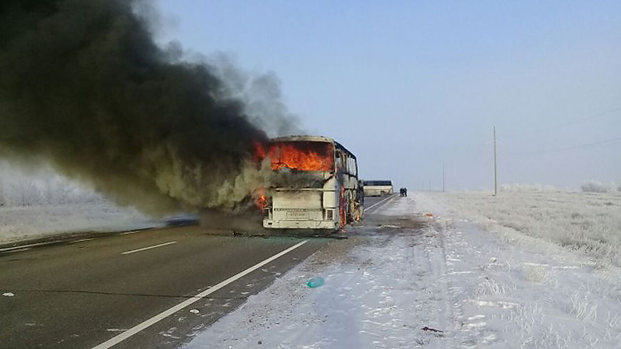 На&nbsp;месте возгорания автобуса в&nbsp;Актюбинской области Казахстана, 18 января 2018 года