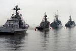Корабли Тихоокенского флота (ТОФ) в парадном строю на праздновании Дня Военно-Морского Флота во Владивостоке