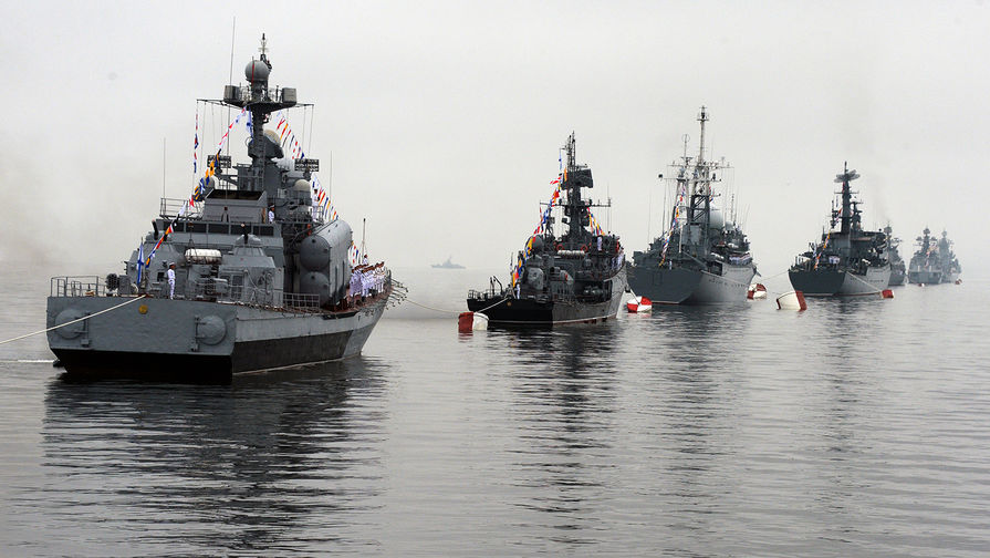 На учениях Восток российские и китайские корабли отработали атаку подлодки противника