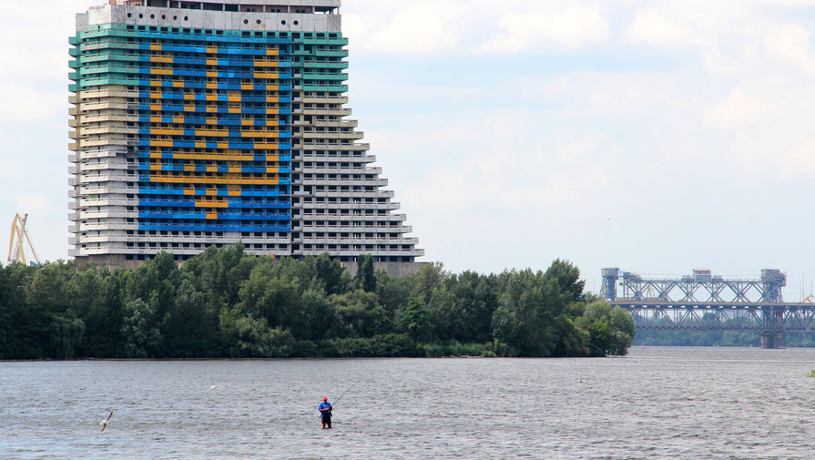 Недостроенная гостиница «Парус» в Днепропетровске, 2014 год