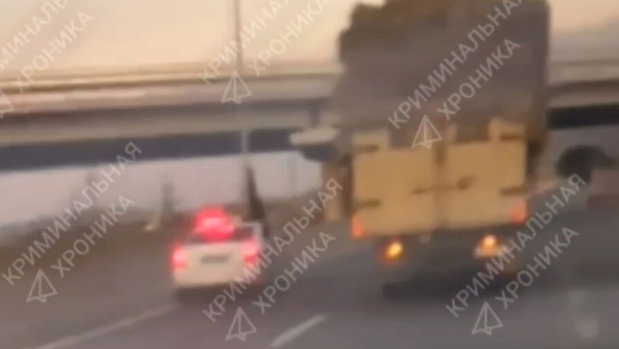 Появилось видео, как гаишник на полном ходу сбил пешехода в Дагестане