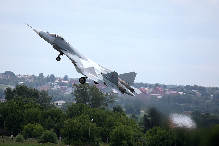 Самолет Т-50 потерпел крушение в подмосковном Жуковском в ходе испытаний
