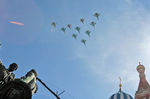 Военная авиация во время генеральной репетиции парада Победы на Красной площади