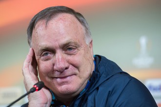 Главный тренер «Фенербахче» Дик Адвокат на пресс-конференции накануне матча 1/16 финала Лиги Европы с «Краснодаром»