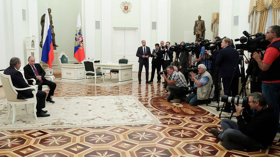 Премьер-министр Армении Никол Пашинян и президент России Владимир Путин во время встречи в&nbsp;Кремле, 8 сентября 2018 года