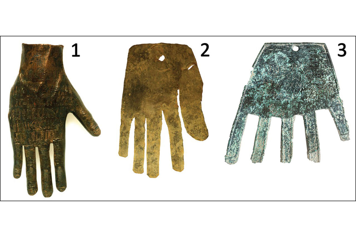 Бронзовую руку с письменами возрастом более 2 тысяч лет нашли археологи