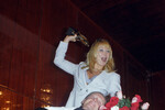 Лауреаты премии «Овация» певица Маша Распутина и сатирик Михаил Задорнов, 1999 год