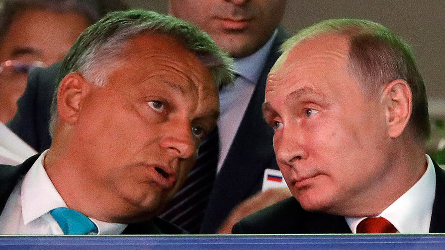 Премьер-министр Венгрии Виктор Орбан и президент РФ Владимир Путин на церемонии открытия чемпионата мира по дзюдо — 2017