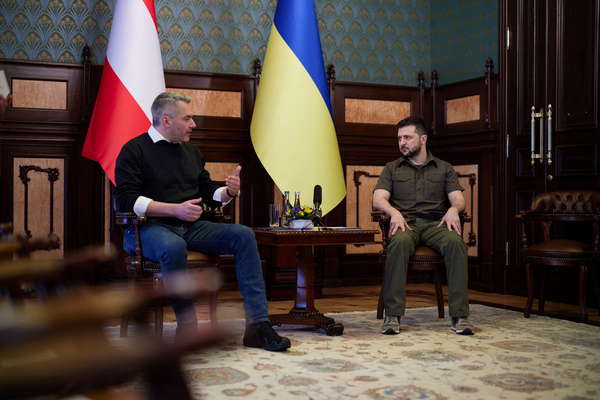 Карл Нехаммер и Владимир Зеленский во время встречи в Киеве, 9 апреля 2022 года