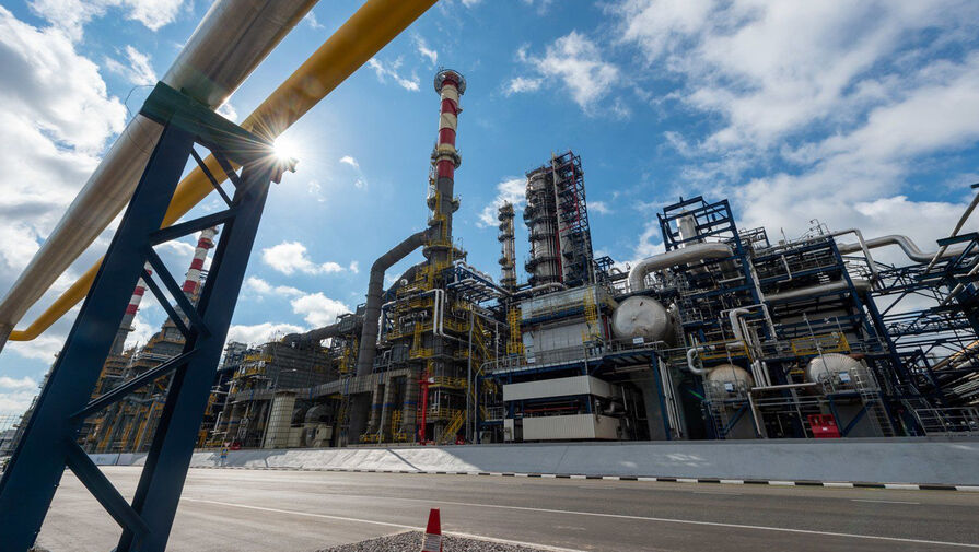 Российские власти временно облегчили жизнь местным нефтеперерабатывающим заводам