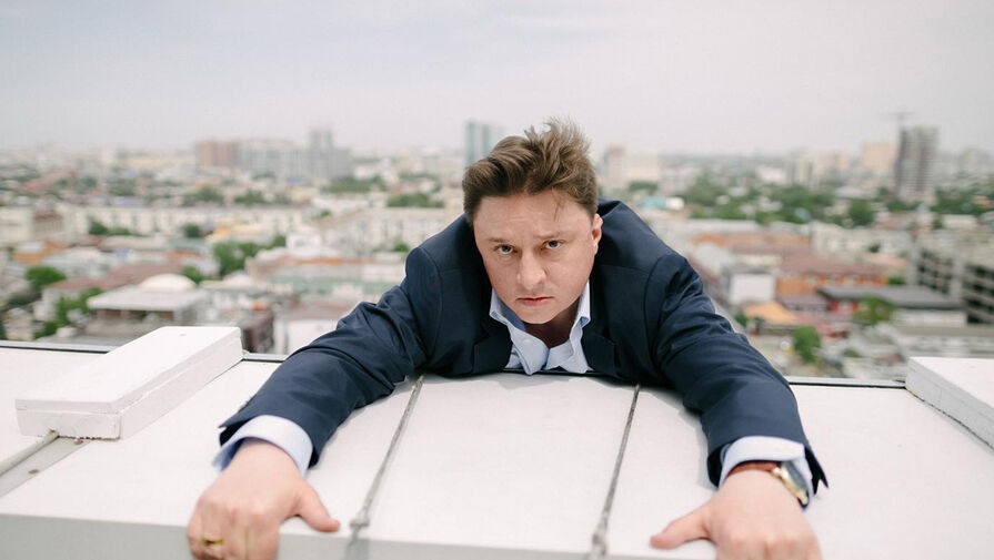 СМИ: звезда сериала Жуки лишился единственного бизнеса в РФ из-за долга