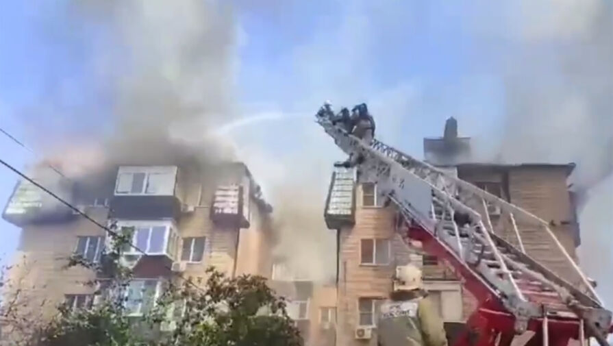 В Батайске потушили пожар в многоквартирном жилом доме