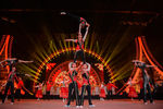 Выступление артистов на торжественной церемонии открытия чемпионата мира по акробатическому рок-н-роллу в Москве