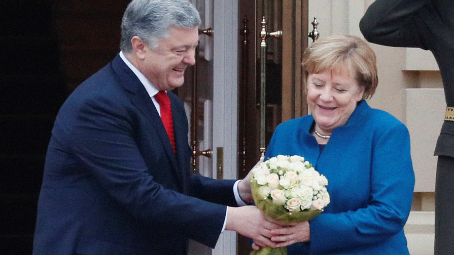 Президент Украины Петр Порошенко и канцлер ФРГ Ангела Меркель во время встречи в Киеве, 1 ноября 2018 года