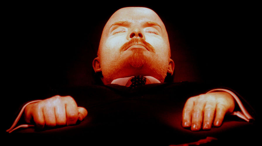 Тело В.И.Ленина в мавзолее на Красной площади, 1997 год