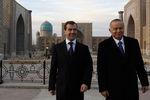 2009 год. Президент России Дмитрий Медведев и президент Узбекистана Ислам Каримов на площади Регистан