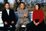 Ким Чен Ир (слева) с лидером Ким Ир Сеном и его сестрой Ким Кенг Хуи. Ким Чен Ир до 1945 года провел в селе Вятское (СССР), 1963 год