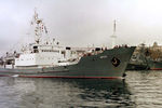 Разведывательный корабль Черноморского флота «Лиман» на базе в Севастополе, 1999 год