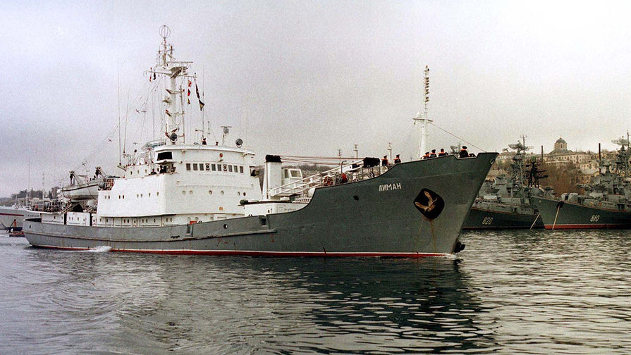 Разведывательный корабль Черноморского флота &laquo;Лиман&raquo; на&nbsp;базе в&nbsp;Севастополе, 1999&nbsp;год