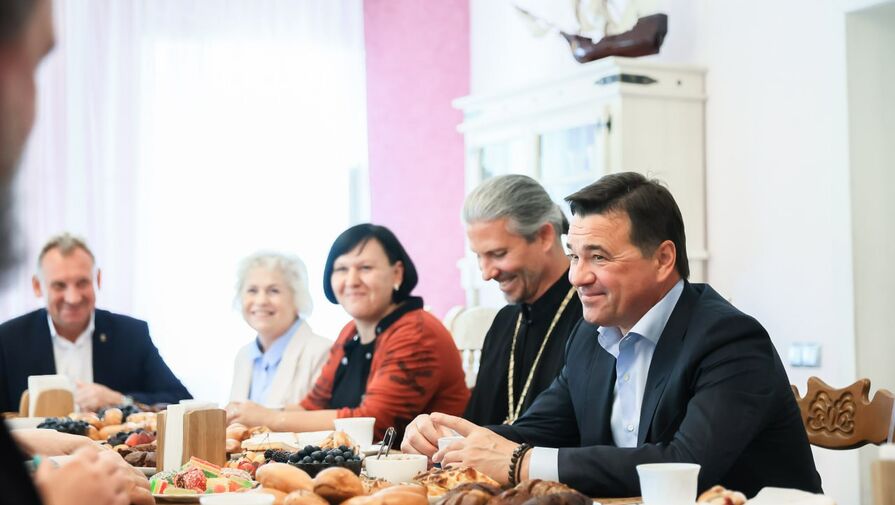 Андрей Воробьев встретился со священниками и прихожанами в Зарайском кремле