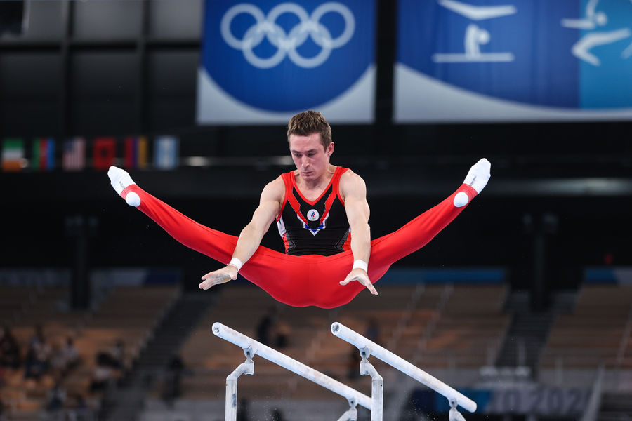 Норвежский гимнаст Олимпийский чемпион 22