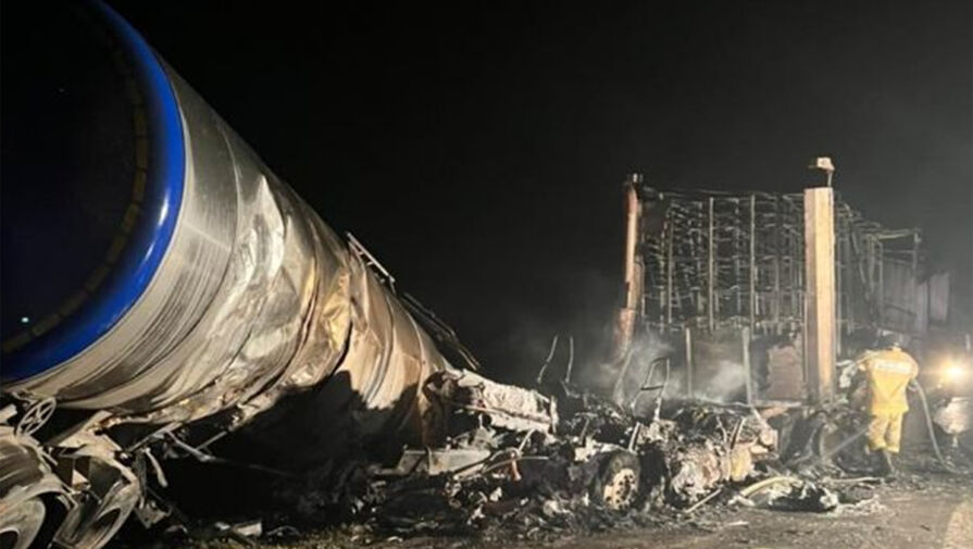 В Ростовской области водитель фуры заживо сгорел после ДТП