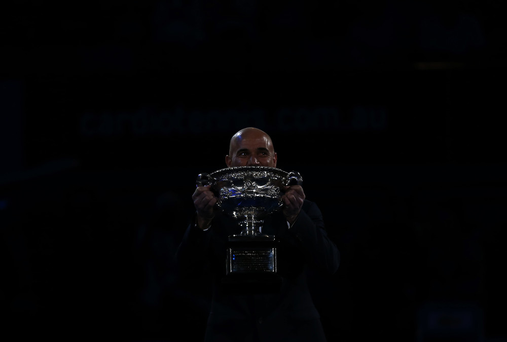На церемонии открытия выступил четырехкратный победитель Australian Open американец Андре Агасси