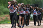 Участники военно-спортивной игры «Гонка героев» на полигоне Алабино