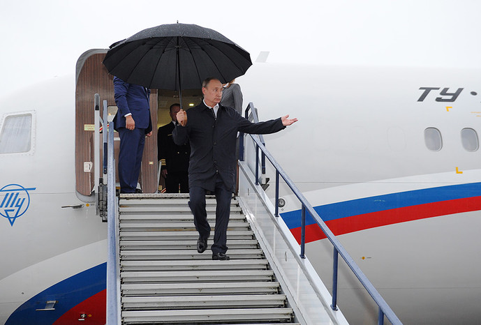 Президент России Владимир Путин в&nbsp;калининградском аэропорту Храброво