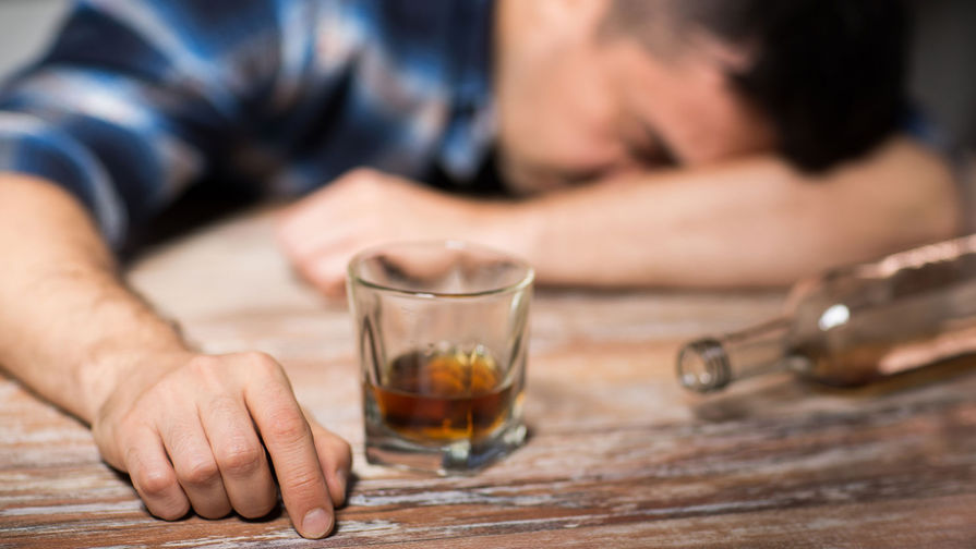 Психиатр Сиволап назвал причины возникновения алкоголизма