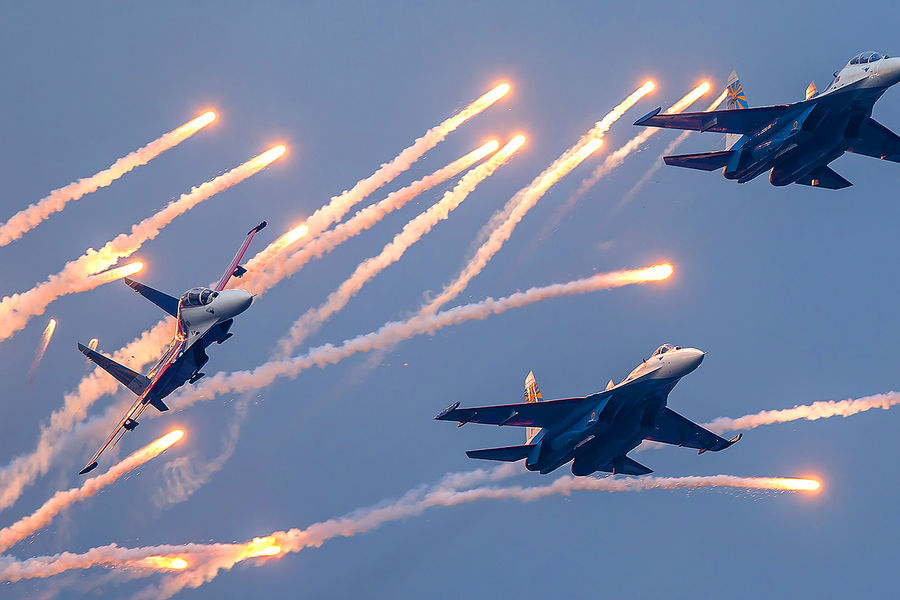 Выступление авиационной группы высшего пилотажа &laquo;Русские Витязи&raquo; в&nbsp;Крыму, 2014 год