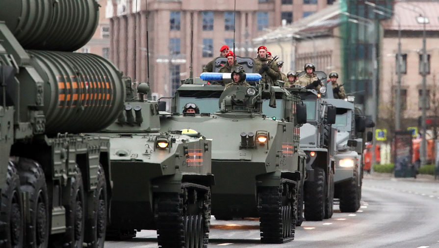 В Москве начался парад Победы