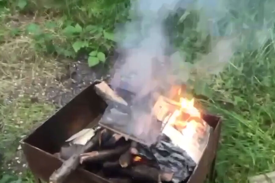 Российские подростки сожгли Библию на камеру