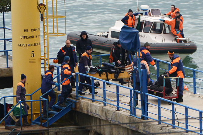 Во время поисково-спасательных работ после крушения самолета ТУ-154 Минобороны РФ