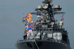 Большой противолодочный корабль (БПК) «Адмирал Пантелеев» во время генеральной репетиции морского парада во Владивостоке накануне Дня Военно-Морского Флота России