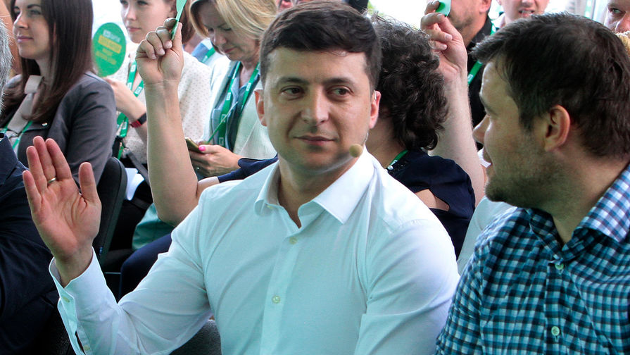 Президент Украины Владимир Зеленский во время съезда партии «Слуга народа», 9 июня 2019 года