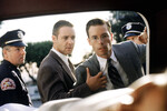 <b>«Секреты Лос-Анджелеса» (1997)</b>
<br><br>
Дебютом в большом голливудском кино для Рассела Кроу стала роль в неонуарной картине «Секреты Лос-Анджелеса», снятой по одноименному бестселлеру Джеймса Эллроя. В центре ее сюжета – трое полицейских, которые пытаются разобраться в запутанной цепочке убийств, произошедших в Лос-Анджелесе в 50-х. Перед началом съемок Кроу пришлось пройти двухмесячные языковые курсы, чтобы избавиться от австралийского акцента, а также провести немало времени с настоящими полицейскими, чтобы лучше вжиться в саму роль.
