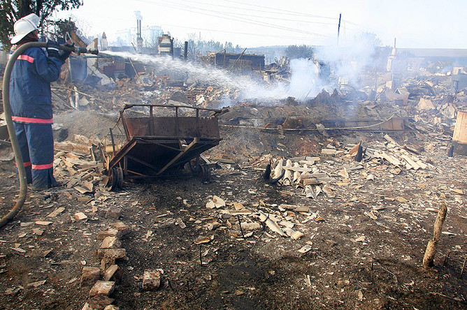 Крупный пожар в селе Тыгда удалось потушить только к позднему утру субботы