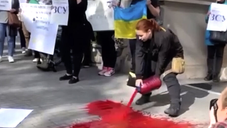 Во Львове, Киеве и Одессе прошли митинги против растраты бюджетных средств