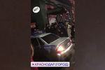 Полицейский автомобиль у клуба в Краснодаре, где был задержан рэпер Хаски, 21 ноября 2018 года