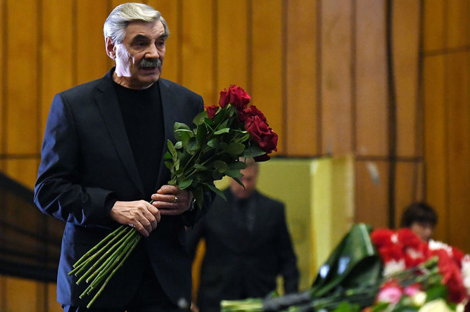 Актер Александр Панкратов-Чёрный на церемонии прощания с народным артистом России Алексеем Булдаковым в Центральном доме кино в Москве, 8 апреля 2019 года