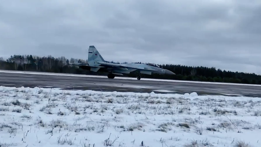 Российские истребители Су-35 прибыли в Белоруссию на учения