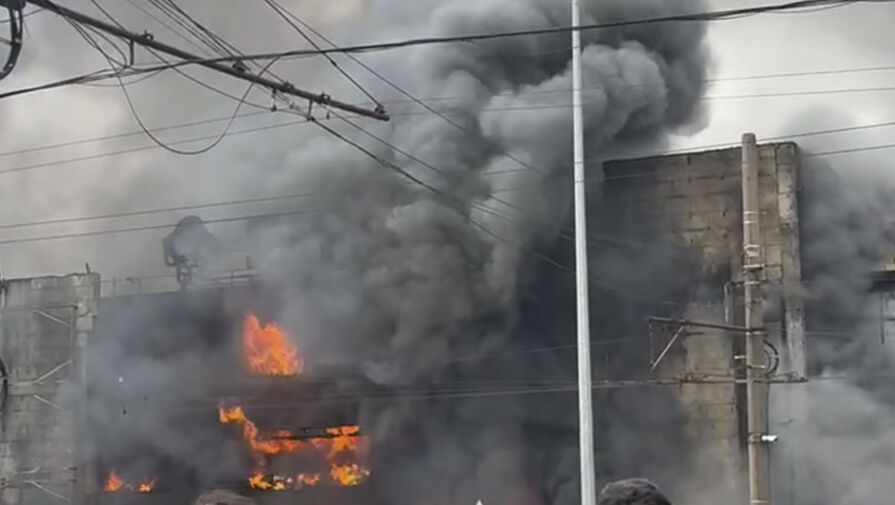 Губернатор Калининградской области рассказал об эвакуации посетителей полыхающего ТЦ