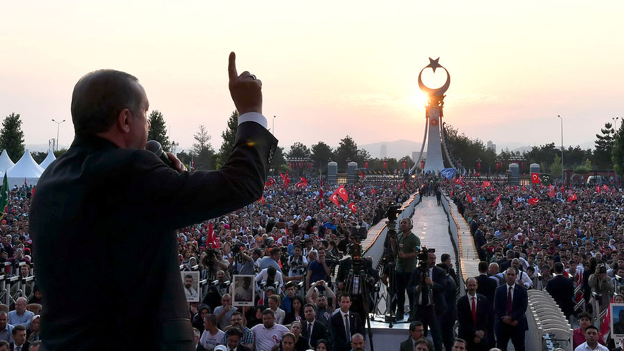 Выступление президента Турции Реджепа Тайипа Эрдогана на&nbsp;мероприятии в&nbsp;честь годовщины попытки военного переворота в&nbsp;стране. Анкара, 16&nbsp;июля 2017&nbsp;года