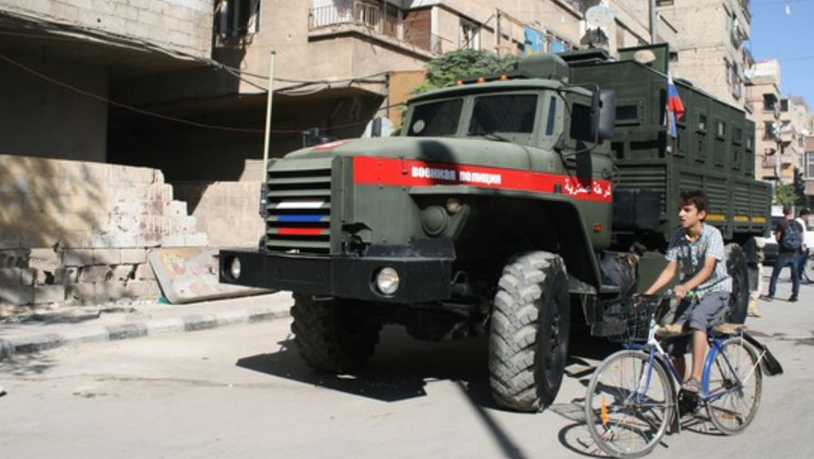 Российские военные полицейские провели рейд в пригороде Дамаска Ялда в Сирии