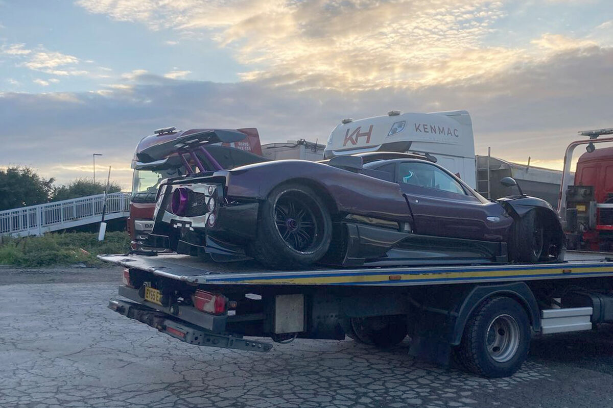 Уникальный суперкар Pagani Zonda чемпиона «Формулы 1» разбили в ДТП -  Газета.Ru | Новости