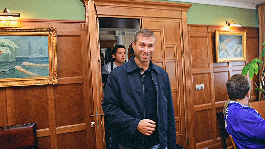 2003 год. Роман Абрамович перед&nbsp;пресс-конференцией для&nbsp;английских журналистов