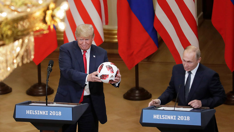Президент США Дональд Трамп и президент России Владимир Путин во время пресс-конференции по&nbsp;итогам встречи в&nbsp;Хельсинки, 16 июля 2018 года